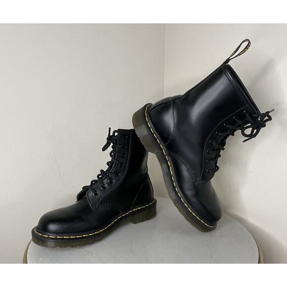 Dr. Martens 1460 8-Eye Lace Up Black Smooth Leather Boots Women US 6 | UK 4 - Picture 6 of 16